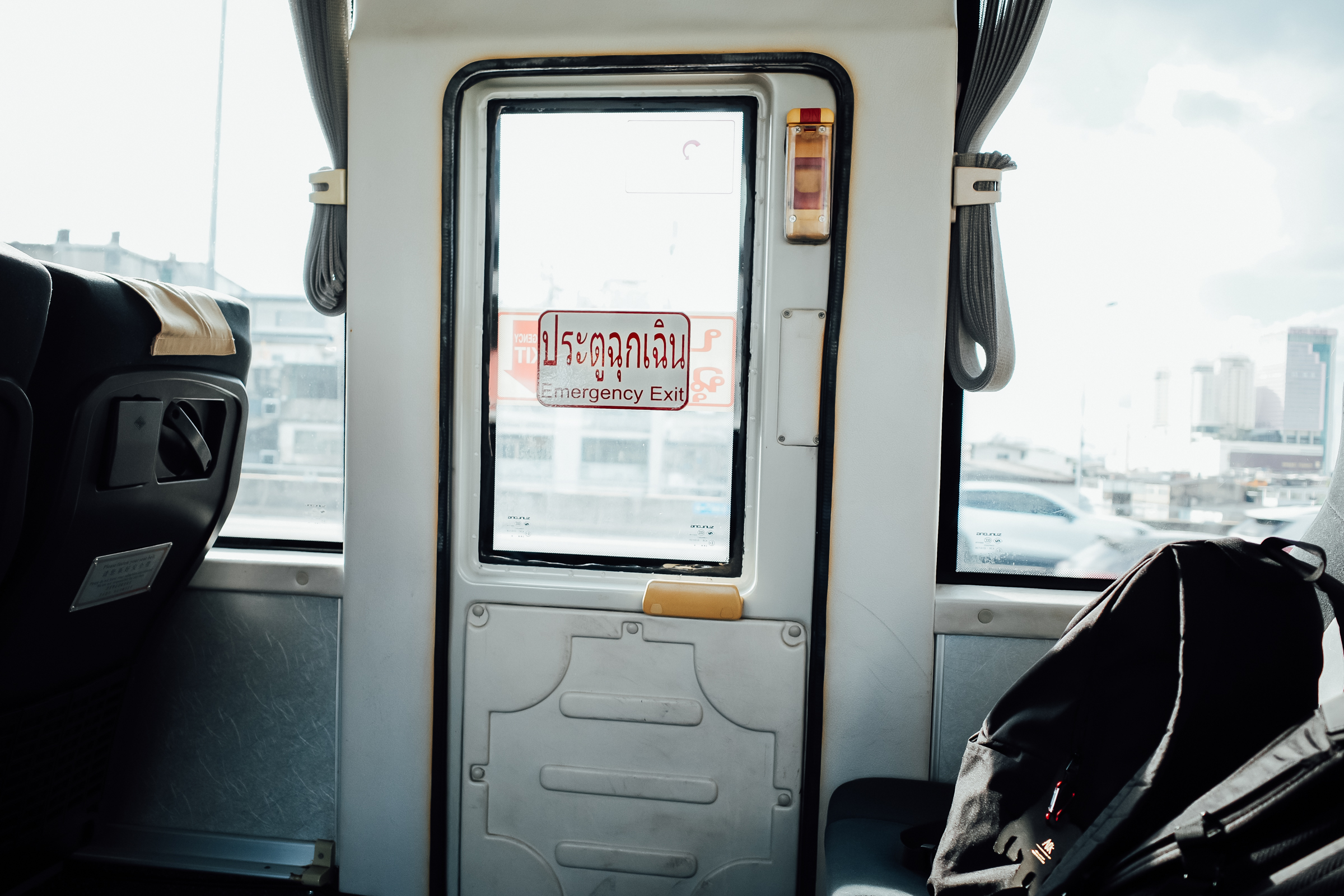 バンコクのバス車内